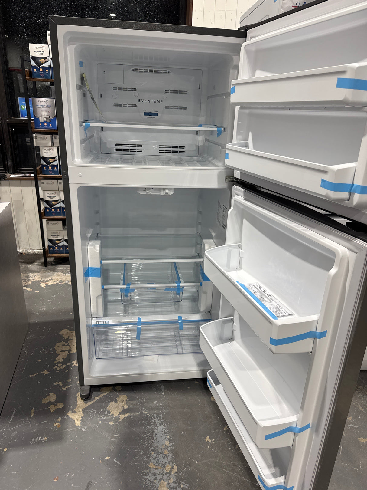 FFHT1425VV - REFRIGERATORS - Top freezer - 28" - Frigidaire  -  Stainless Steel- Open Box