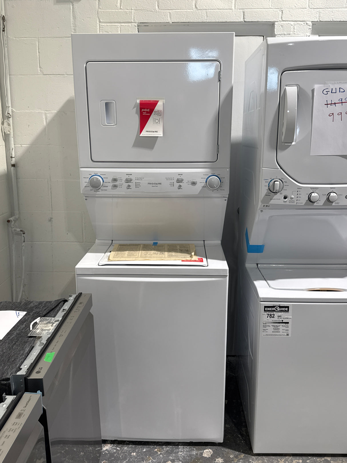FLCE752CAW4 - Laveuses Sécheuses Superposées - Frigidaire - Boite Ouverte