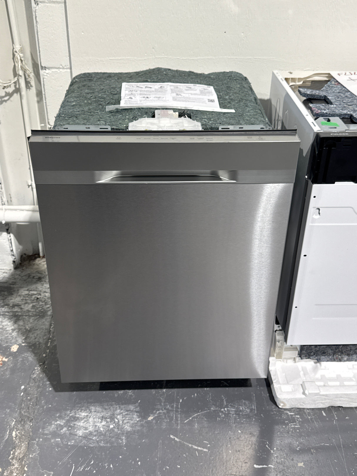 FDPC4314AS1A – Lave-vaisselle à Commandes Frontales – Frigidaire – Acier inoxydable – Neuf