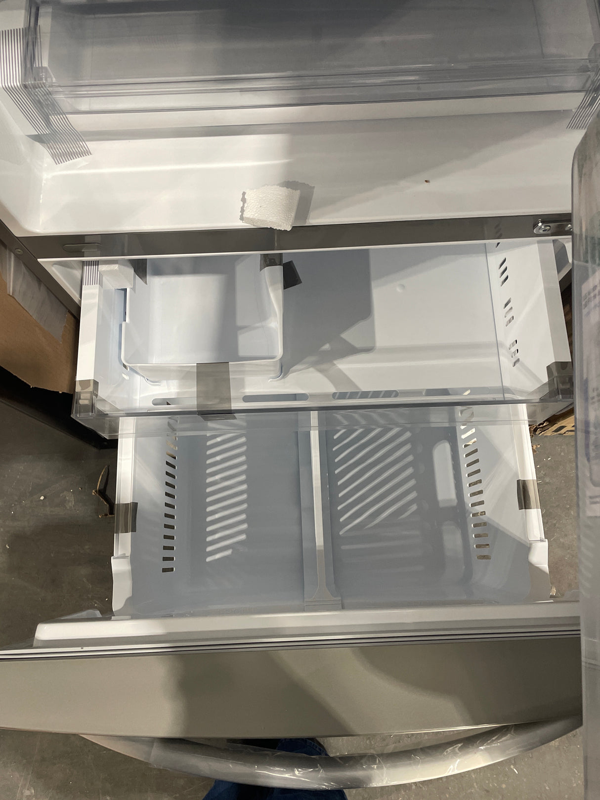 LRDCS2603S - REFRIGERATORS - 33"  - LG - Bottom Freezer - Stainless Steel - Open Box