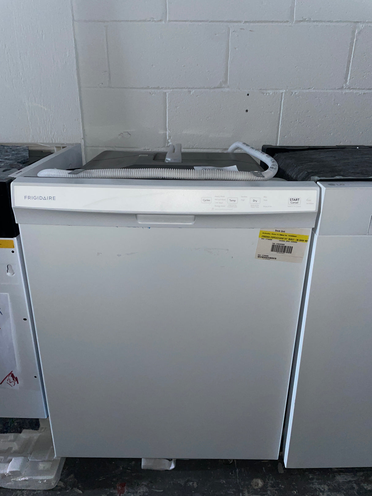 FDPC4314AW - DISHWASHERS - Frigidaire - Front Controls - White - Open Box