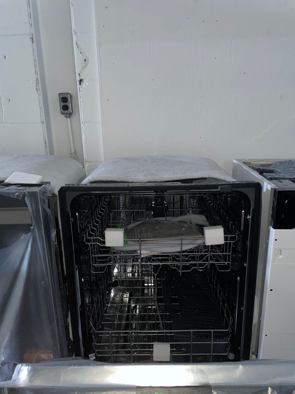 MDB4949SKZ - DISHWASHERS - Maytag  - Front Controls - Stainless Steel - Open Box