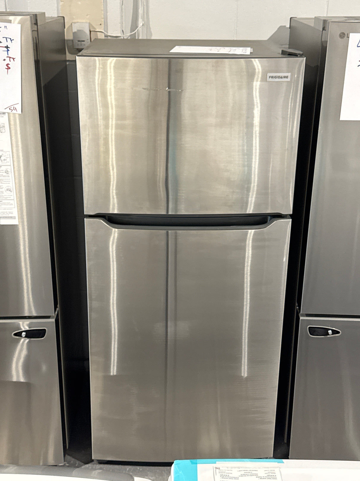 FFTR1835V - RÉFRIGÉRATEURS - Frigidaire - Réfrigérateurs Avec Congélateur En Haut - Acier inoxydable - Boîte ouverte