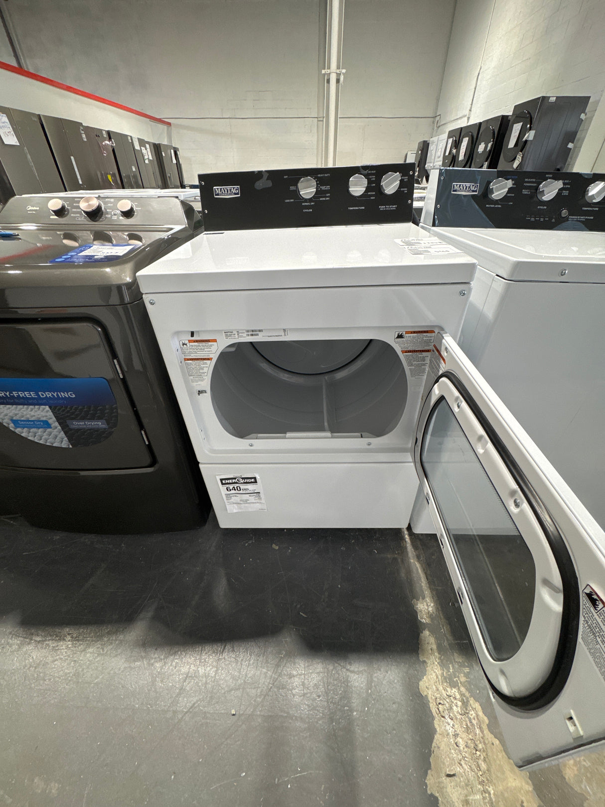 YMEDP586GW0, MVWP585GW0 - Washer/Dryer Sets - Top load - Maytag   -  Commercial-grade  - Open box