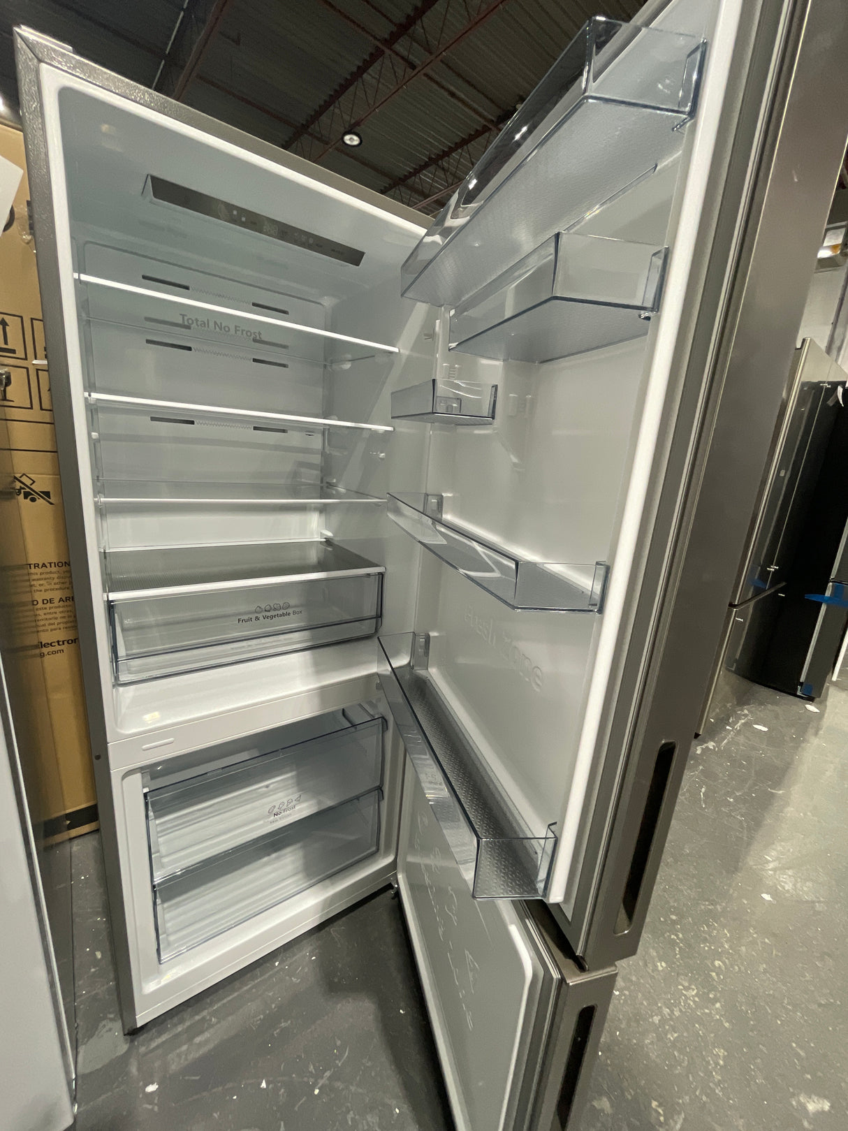 RB15A2CSE - REFRIGERATORS - Hisense  -  Stainless Steel - Open Box