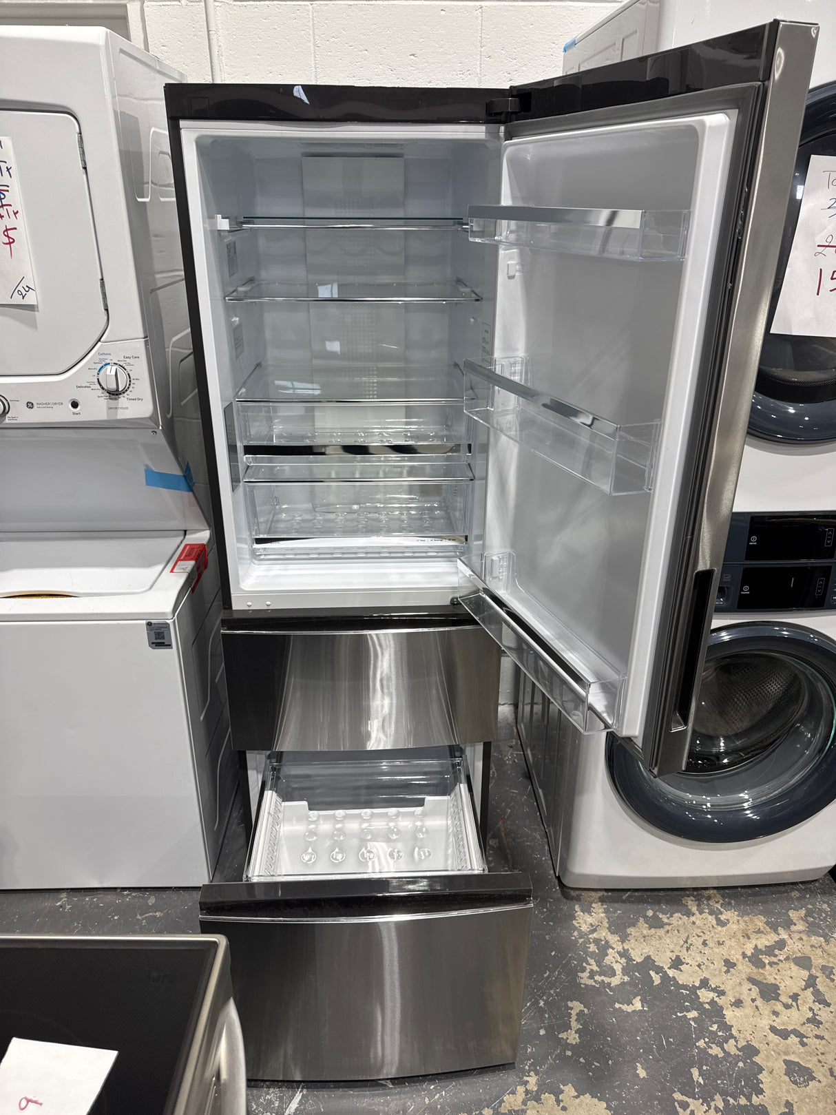 GLE12HSPSS  - REFRIGERATORS - GE - Bottom Freezer - Stainless Steel - Open Box