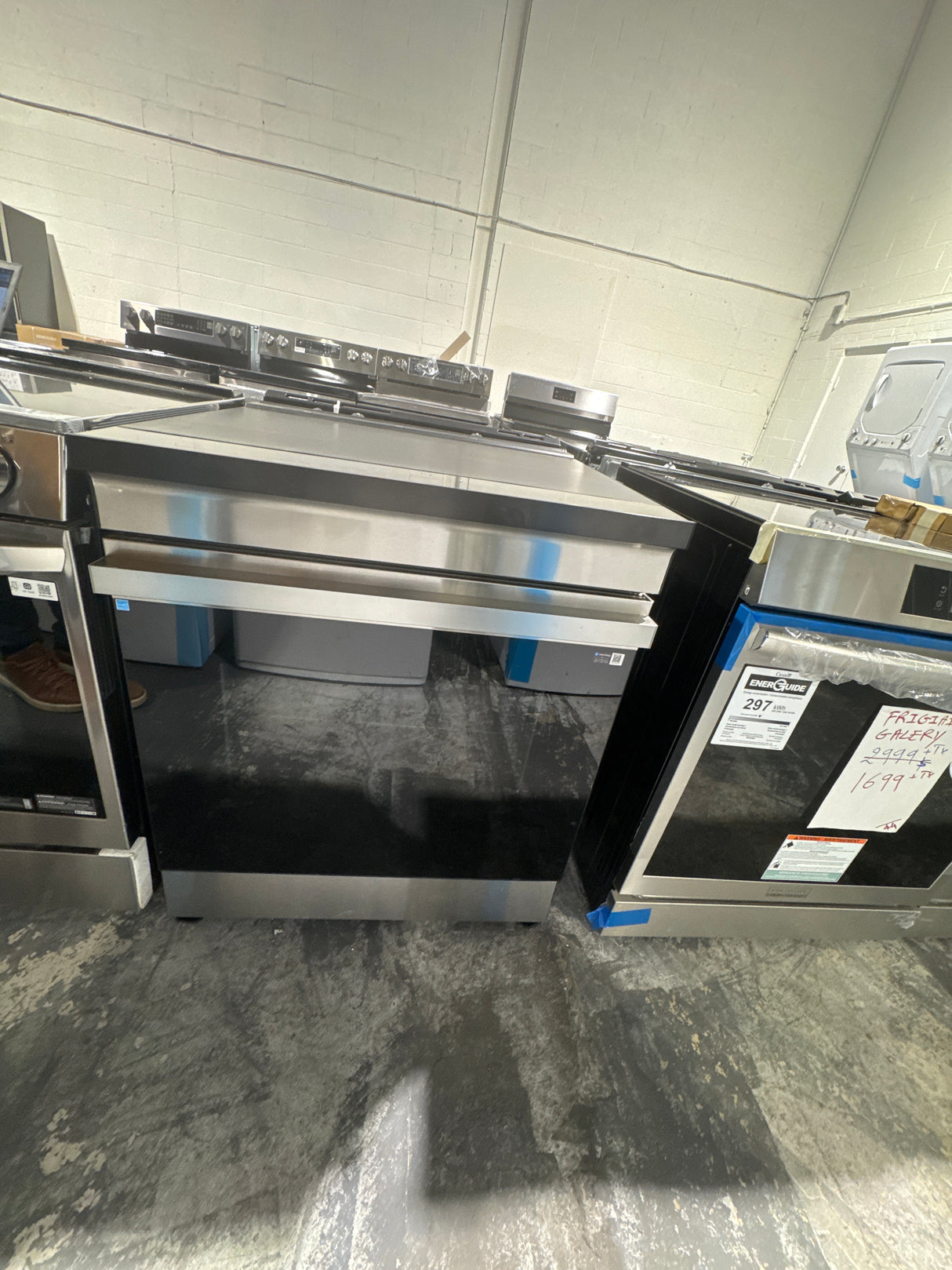 GCFI306CBFC - Cuisinières à induction – Frigidaire – Acier inoxydable – Boîte ouverte