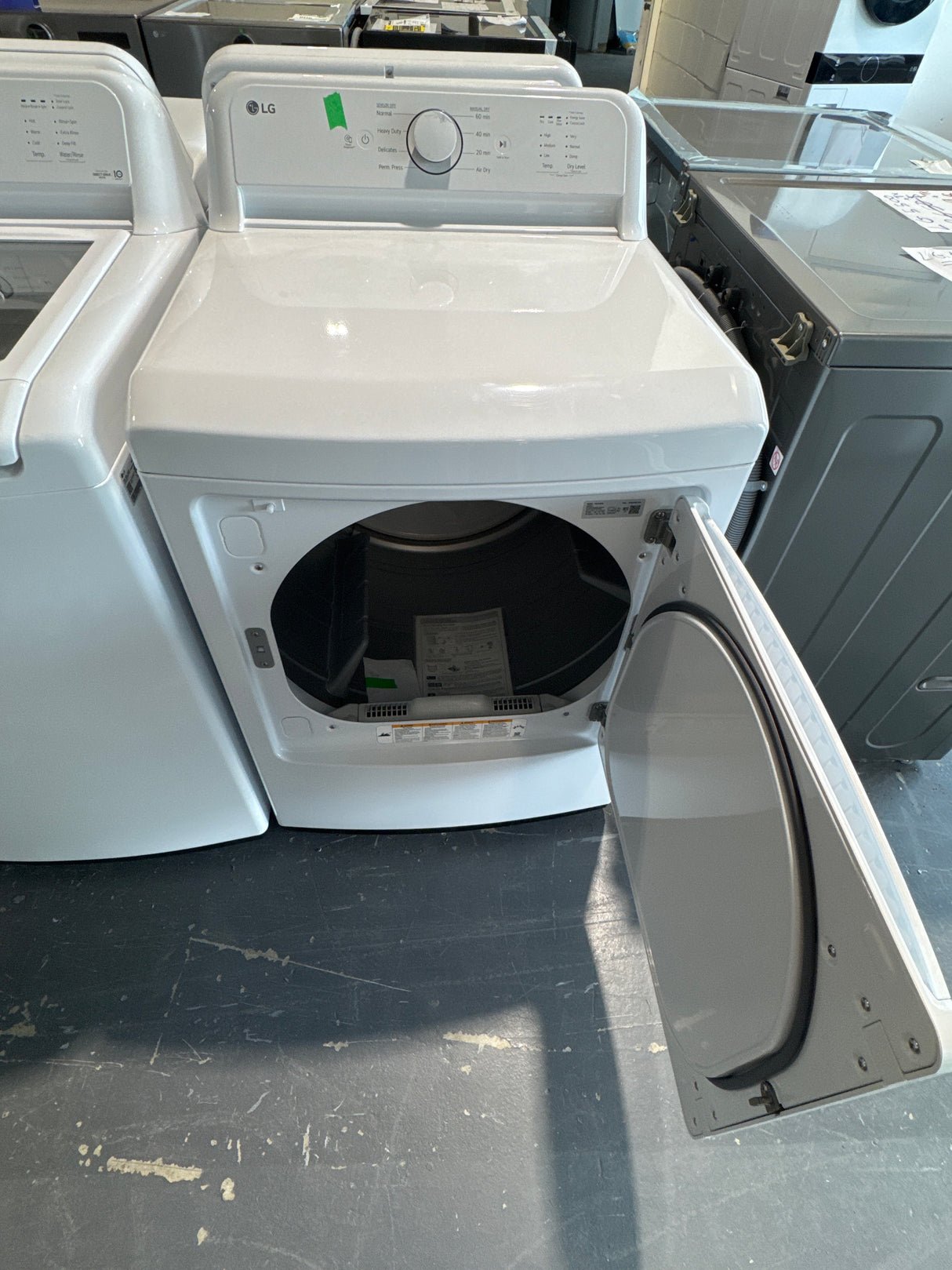 WT6105CW , DLE6100W - Washer/Dryer Sets - LG- Open box