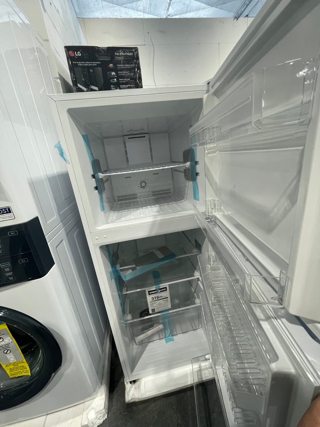 EFF123W – REFRIGERATORS – Epic -Top Freezer – White – Open Box