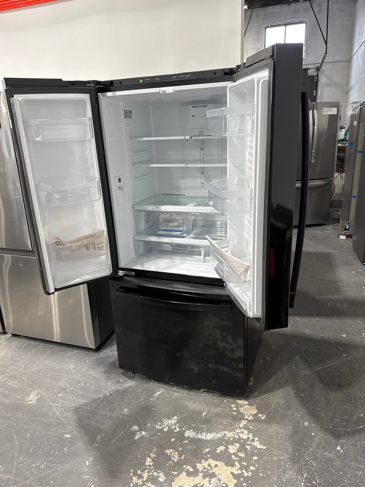 GWE19JGLBB - REFRIGERATORS - GE  - French 3-Door - Black  - Open Box