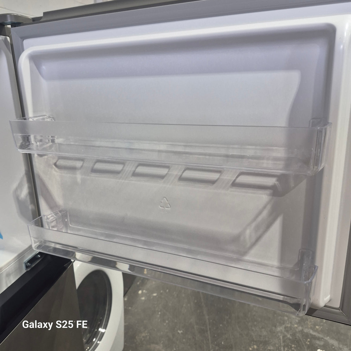 TRT18T4AL-CA - RÉFRIGÉRATEURS - Congélateur supérieur - 71 cm (28 po) - Frigidaire - Acier inoxydable - Emballage ouvert