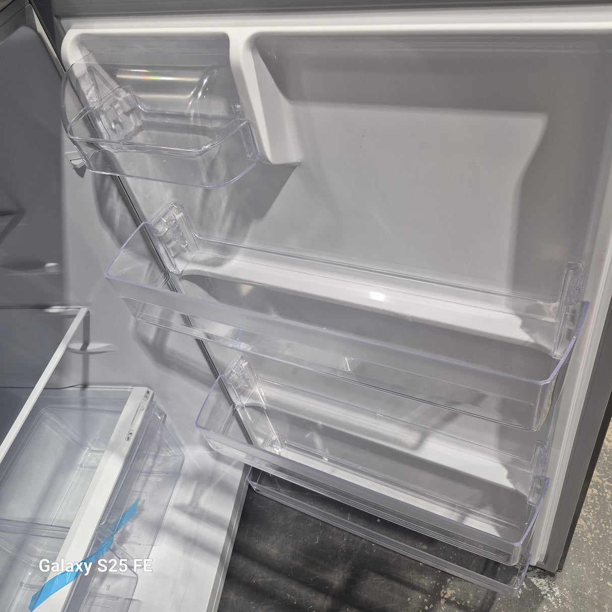 TRT18T4AL-CA - RÉFRIGÉRATEURS - Congélateur supérieur - 71 cm (28 po) - Frigidaire - Acier inoxydable - Emballage ouvert