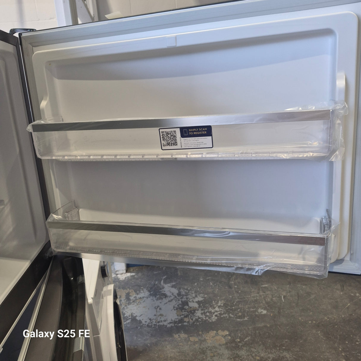 GRTE2055AF - REFRIGERATORS - Top freezer - 30" - Frigidaire  -  Stainless Steel-New- Open Box