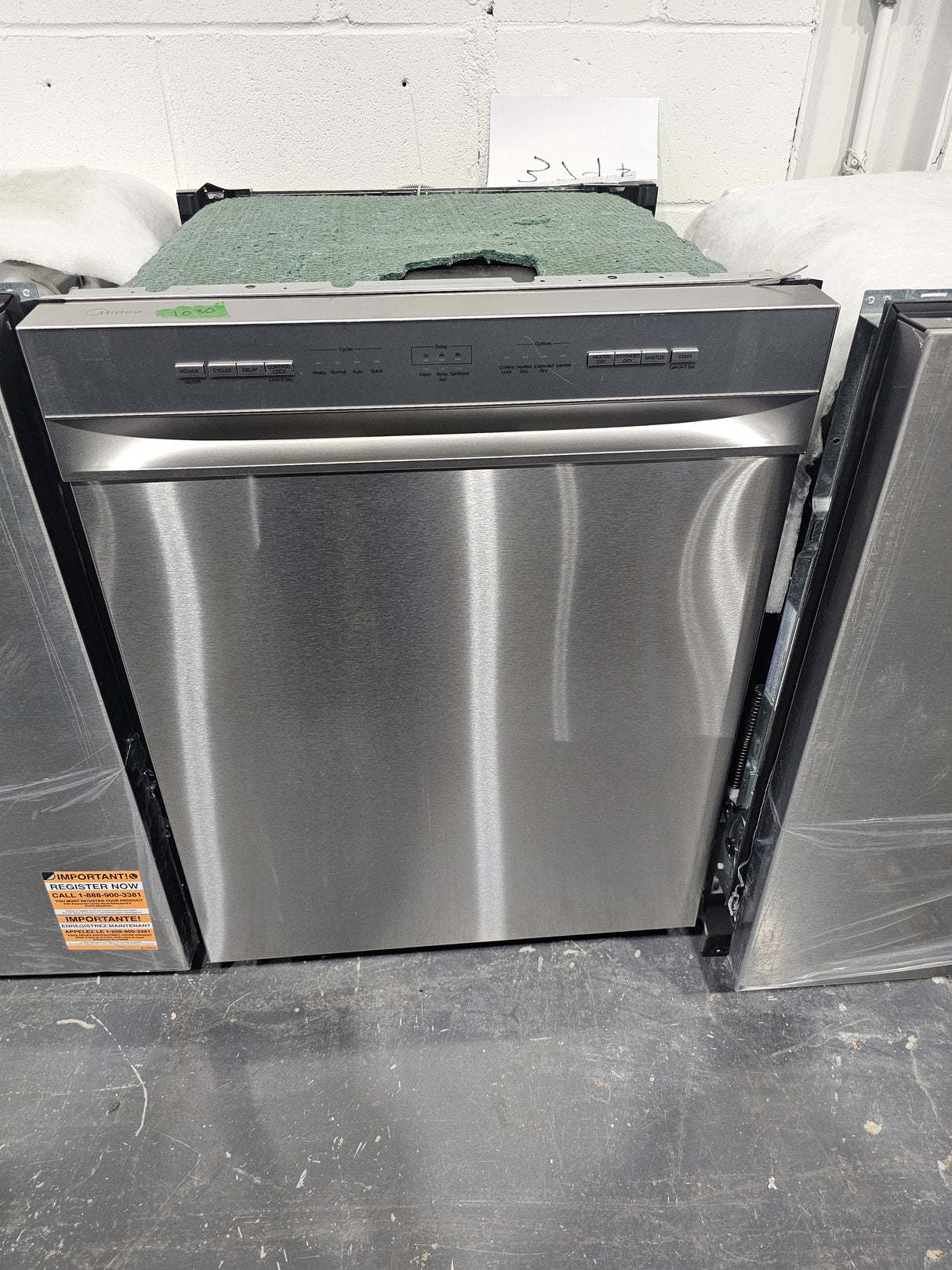 MDF24P1BST- DISHWASHERS -  Midea-  Front Controls - Stainless Steel - Open Box