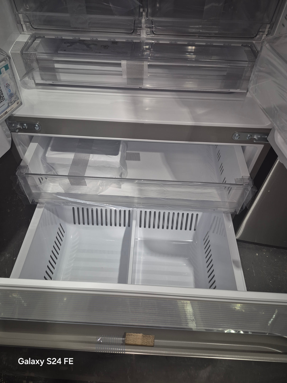 LF25H6330S - REFRIGERATORS - LG - 33"-25 cu. ft.- French Door Refrigerator – Stainless Steel